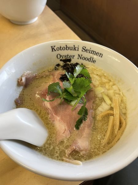 「濃厚牡蠣そば」@中華そば よしかわの写真