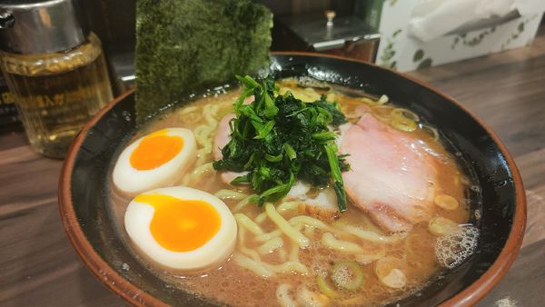 「玉子ラーメン・大盛(硬め多め) ￥1,120」@神田ラーメン わいず 神田本店の写真