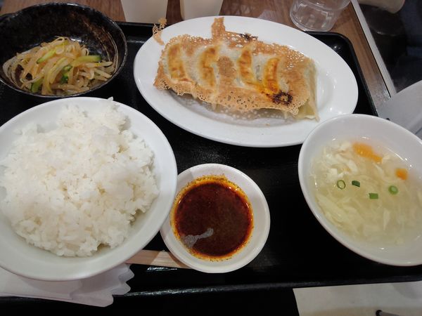 「餃子定食　５８１円」@東京餃子軒 千住ミルディス店の写真
