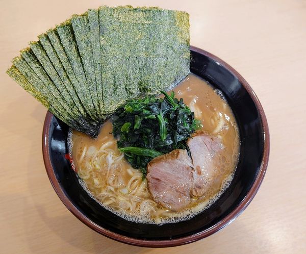 「とんこつしょうゆ」@横浜家系らーめん 英 岐阜店の写真