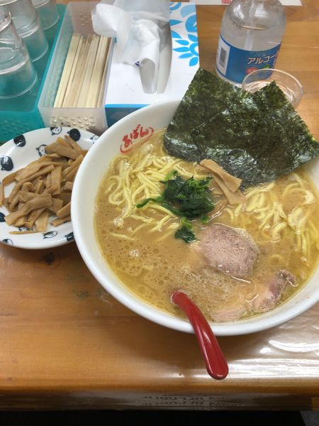 「ラーメン(大盛り)」@横浜ラーメン あばん 上尾西口駅前店の写真