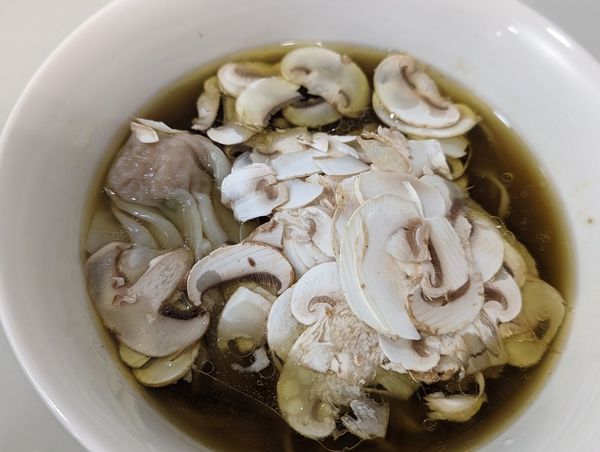 「限定マッシュルームの中華そば」@中華そば 四つ葉の写真