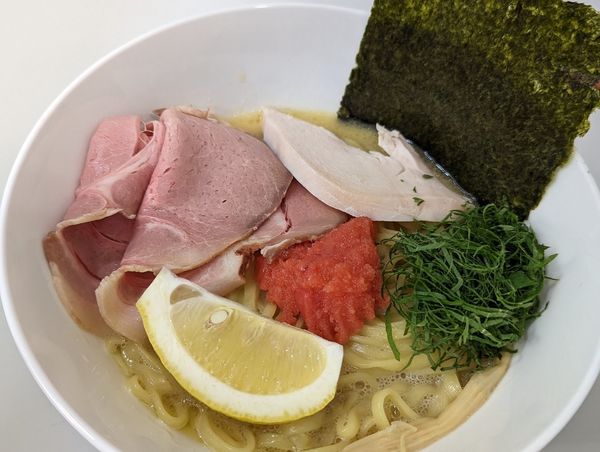 「めんたいことバターのクリームまぜそば」@中華そば 四つ葉の写真