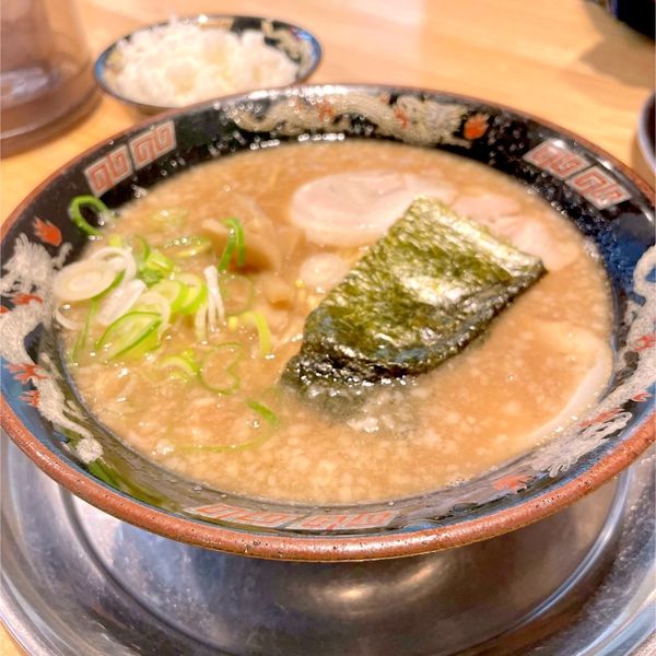 「とんこつラーメン🍜」@宮崎とんこつラーメン 風来軒 大阪本店の写真