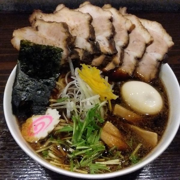 「味玉熟成醤油チャーシュー」@麺や新平の写真