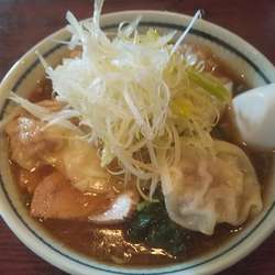 海老入りワンタン麺(¥800)