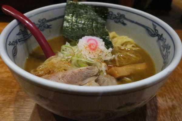 「六三六ラーメン 890円」@麺や 六三六 垂水店の写真