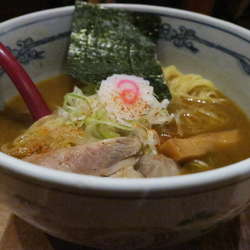 六三六ラーメン 890円