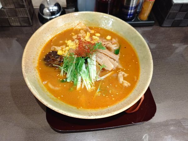 「地獄ラーメン(並盛・150g・中辛)980円→500円」@麺処 志庵の写真
