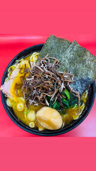 「大盛りチャーシュー麺(キクラゲ、味付き卵)」@上越家の写真