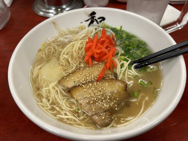 「広島らーめん 830円+揚げギョーザ（6個）500円」@和田党 広島駅前の写真