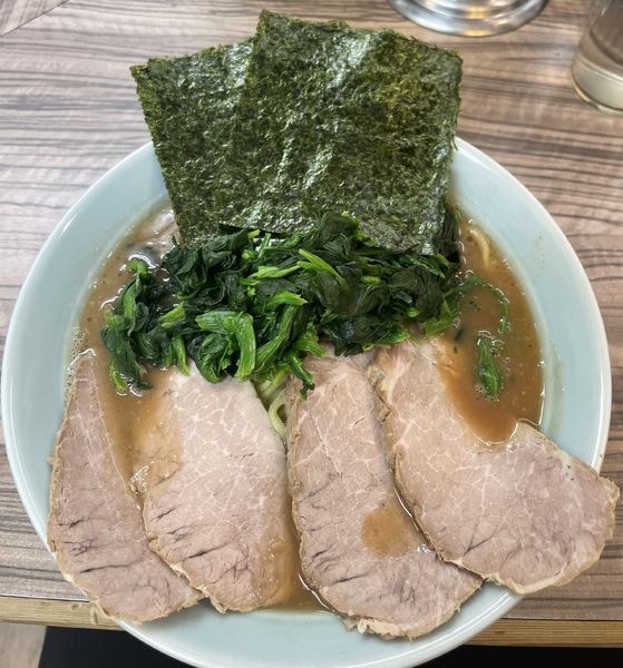 「チャーシューメン 中 ほうれん草」@横浜ラーメン 武蔵家 中野本店の写真