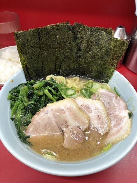 「朝ラー＋のり、チャー３枚、レンソウ」@横浜ラーメン 武蔵家 大井町店の写真