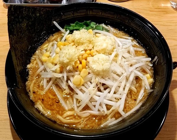 「味噌らーめん」@肉盛り味噌らーめん 侍倶楽部 赤羽駅前店の写真