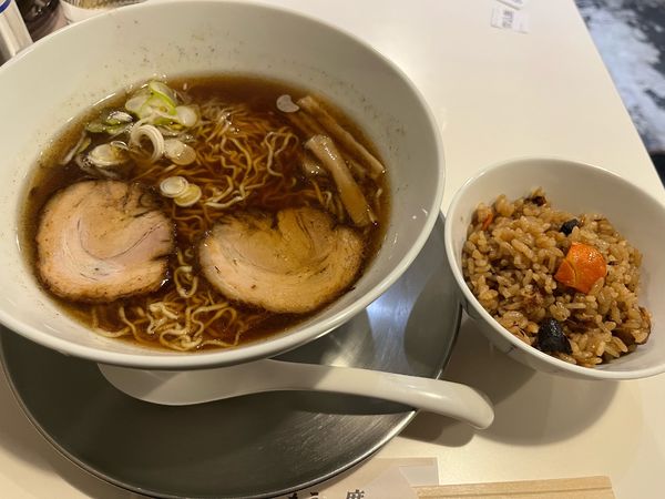 「中華そば＋炊込み御飯」@やよいそば 新横浜ラーメン博物館店の写真