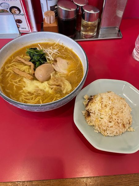 「みそワンタンメン（小チャーハン付・限定）」@手打ラーメン 珍来 木田余店の写真