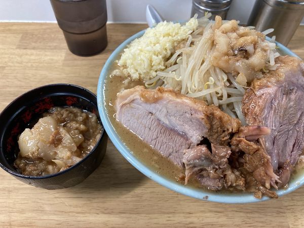 「ラーメン(全増し)¥900+豚増し¥200」@俺の生きる道 白山店の写真