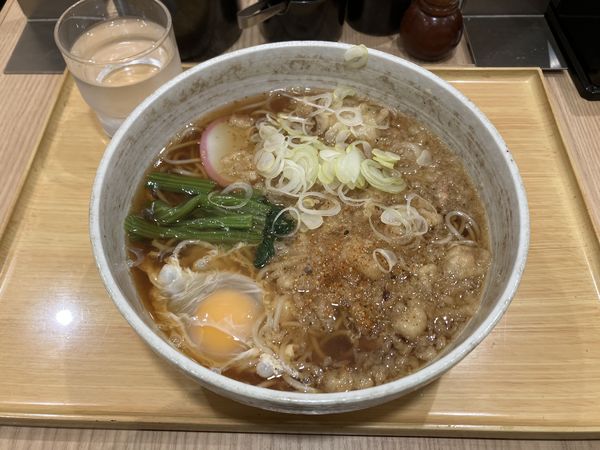 「たぬきそば大盛り生卵」@小諸そば 茅場町店の写真