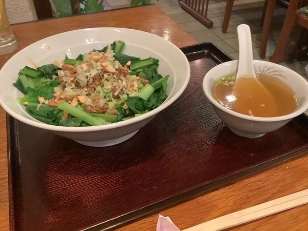 「汁なし坦々麺　980円」@栄華軒の写真