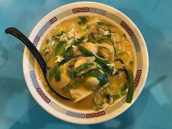 「牡蠣味噌らーめん」@やじ満の写真