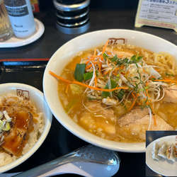 【期間限定】10種野菜の味噌ラーメン、餃子、ミニ炙り焼豚ご飯