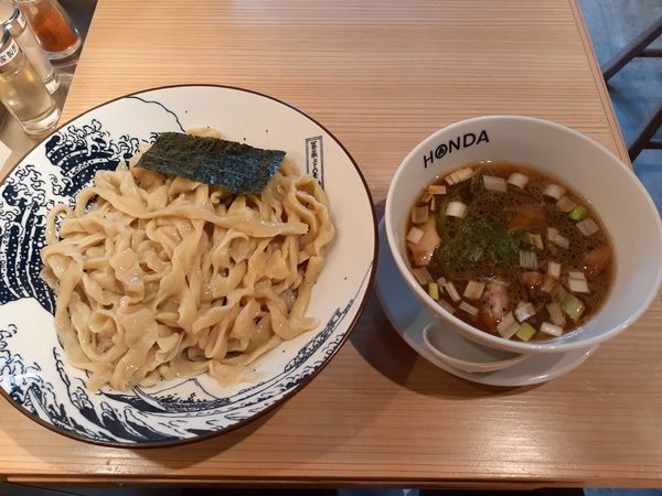 「つけ醤油、大盛」@本田麺業 神田西口駅前店の写真