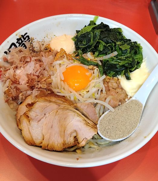 「辛いまぜそば小+ほうれん草､煮干し粉､アレ=明太マヨ」@麺屋 桐龍 久喜店の写真