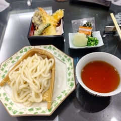 ブラッスリーローリエの画像