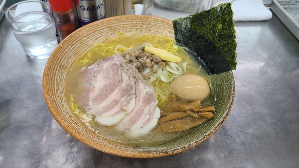 「デフォ焚いた塩」@覆麺 智の写真