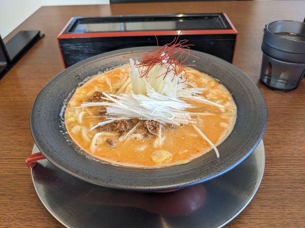「担々麺　８８０円」@めんや なないろの写真
