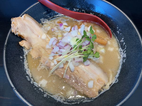 「煮干し鶏白湯麺950円＋替玉100円」@麺匠 むさし坊 武蔵浦和本店の写真