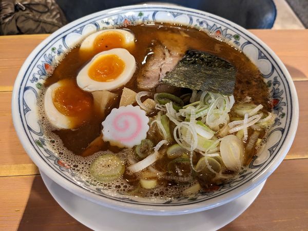 「正油の魚ソバ+味玉」@自家製麺 うろたの写真