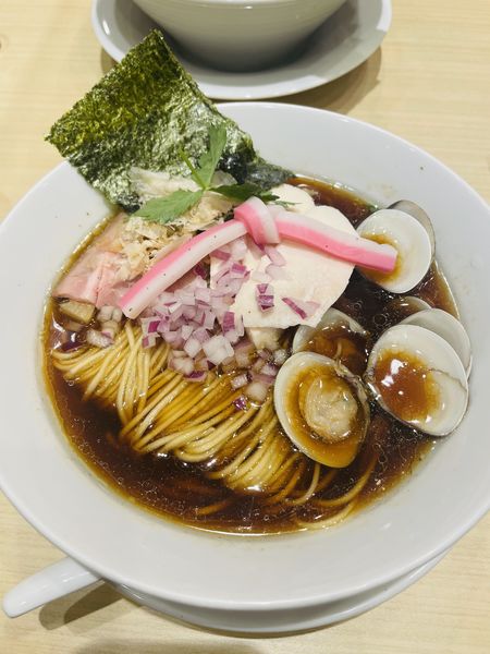 「鶏・煮干し・蛤トリプルそば」@Ginza Noodles むぎとオリーブの写真
