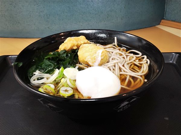 「チキンナゲット玉子そば」@名代 富士そば 明治通り店の写真