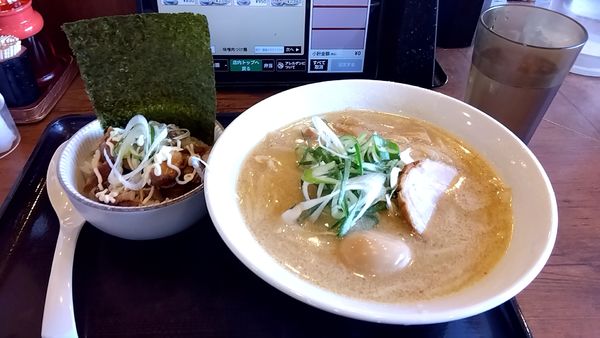 「白味噌味玉らーめん（８００円）」@壱鵠堂 佐江戸店の写真