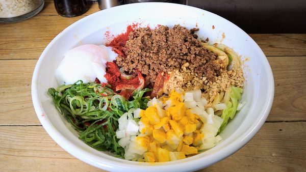 「カレー汁なし担々麺(並)・温玉・小ライス」@自家製麺 てんかの写真