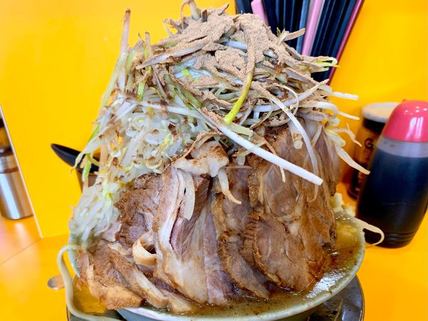 「小豚 ニンニクマシマシアブラマシマシ」@ラーメン二郎 八王子野猿街道店2の写真