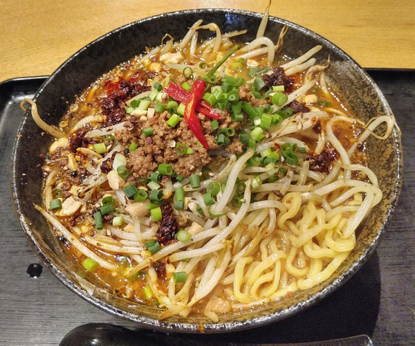 「麻辣味噌ラーメン（並盛） ￥980」@痺れ系ラーメン 隣太郎の写真