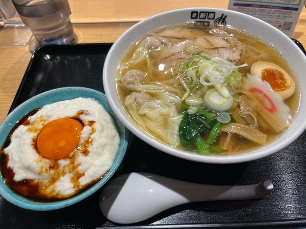 「三元豚手包ワンタン醤油＋たまり醤油大和芋丼」@#新宿地下ラーメンの写真