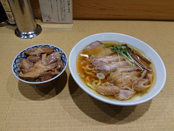 「親鶏らーめん 鶏チャーシュー 鶏ごはん」@手打 親鶏中華そば 綾川の写真