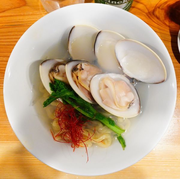 「【季節のらーめん】蛤のらーめん＋ビール」@らーめん かねかつの写真