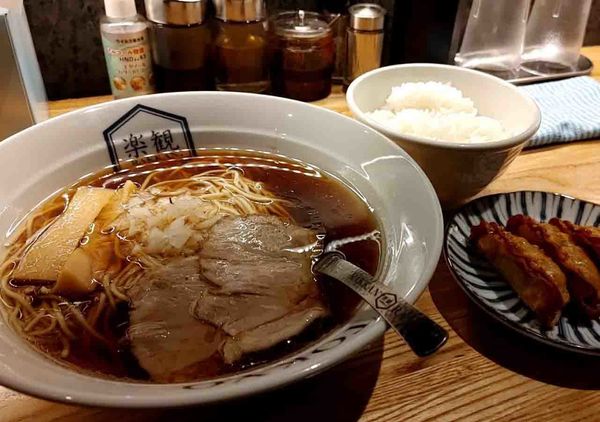 「琥珀+餃子」@楽観 所沢店の写真