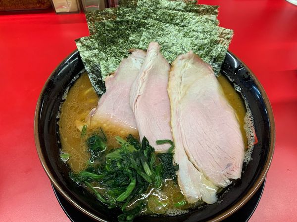 「チャーシュー麺(3枚)＋海苔」@王道家直伝 との丸家 八潮店の写真