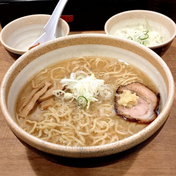 「味噌(大盛)＋ネギ(別皿)＋辛味噌(別皿)」@らーめん 福籠の写真