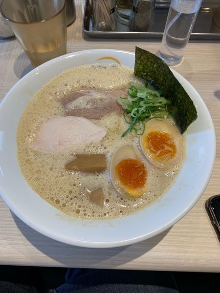 「鶏白湯ラーメン」@ヒキュウ 御影店の写真