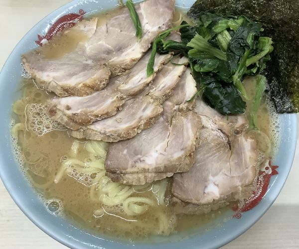 「ラーメン　＋　チャーシュー」@横浜ラーメン 町田家 町田本店の写真