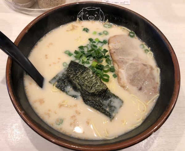 「博多ラーメン＋替玉」@博多ラーメン 長浜や 府中店の写真