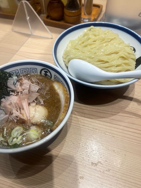「濃厚魚介味玉つけめん大盛」@らーめん玉 田町店の写真