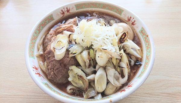「ねぎチャーシューメン特盛，ねぎ増し，味付け玉子   1230円」@手打ラーメン 長八の写真