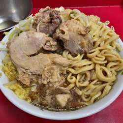 小ラーメン　ヤサイちょいマシニンニクアブラカラメ　生卵　生姜